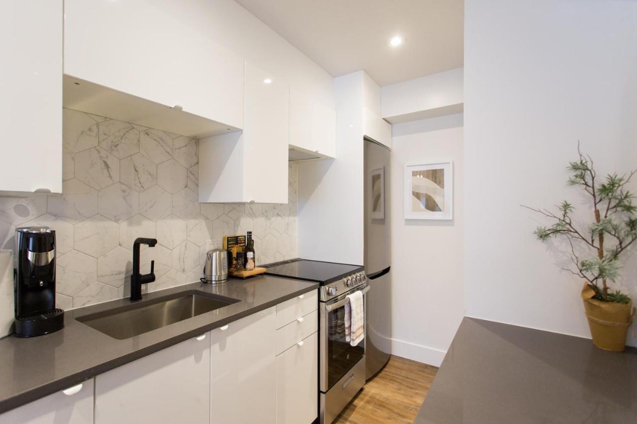 Romantic Studio In The Heart Of Little Italy By Den Stays Μόντρεαλ Εξωτερικό φωτογραφία