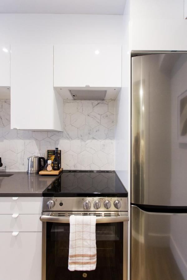 Romantic Studio In The Heart Of Little Italy By Den Stays Μόντρεαλ Εξωτερικό φωτογραφία