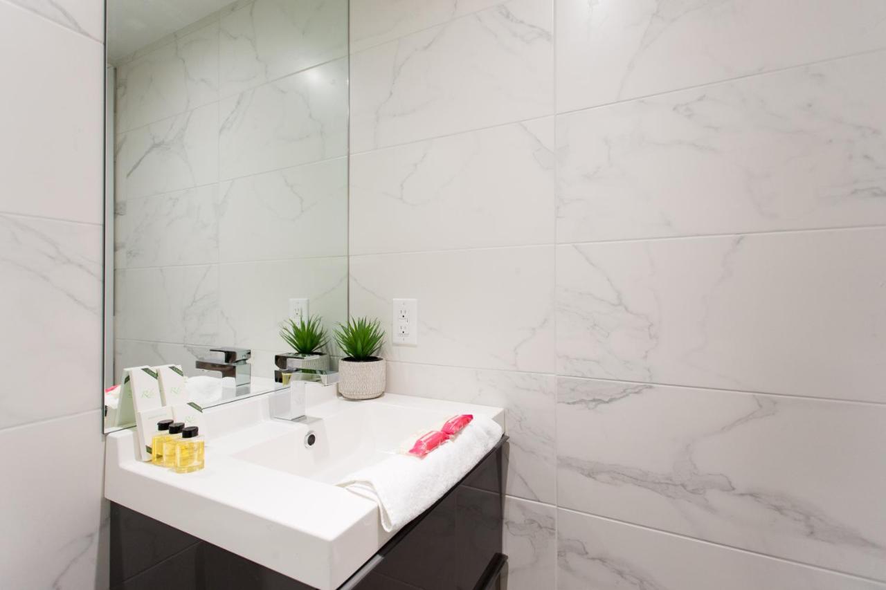 Romantic Studio In The Heart Of Little Italy By Den Stays Μόντρεαλ Εξωτερικό φωτογραφία